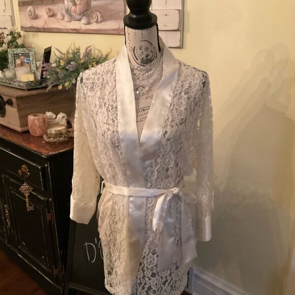 *VTG GLAM* Victoria Secret Gold Label Ivory Lace Robe - Picture 3 of 6